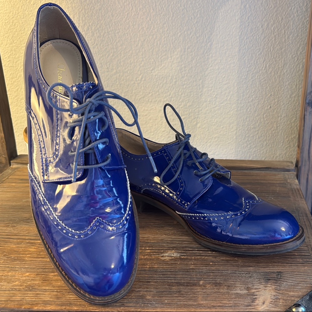 Chaussure Lapin blue patent leather oxford flats with glossy finish size 8.5